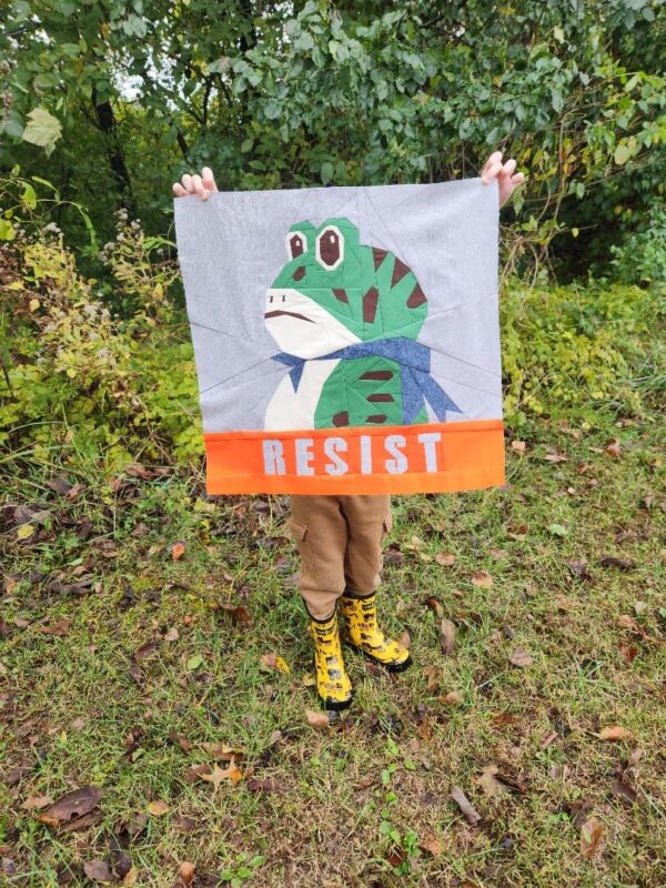 Portland Frog: Resist Portland Frog Foundation Paper Piecing Pattern FPP Pattern