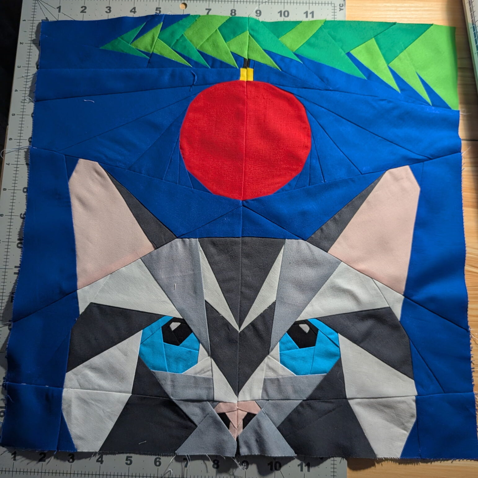 Naughty Paws: Funny Christmas Cat Foundation Paper Piecing Pattern